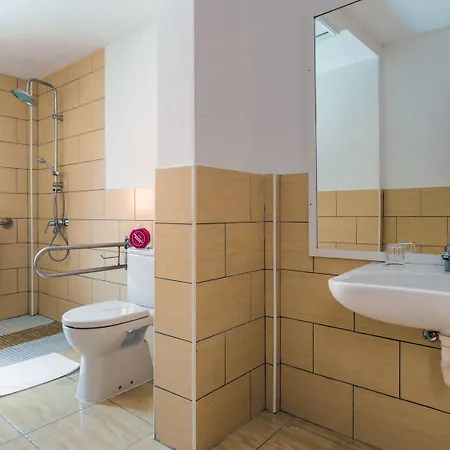 Village טרחלחו