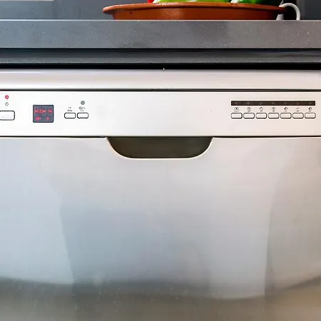 Village تاراخاليخو